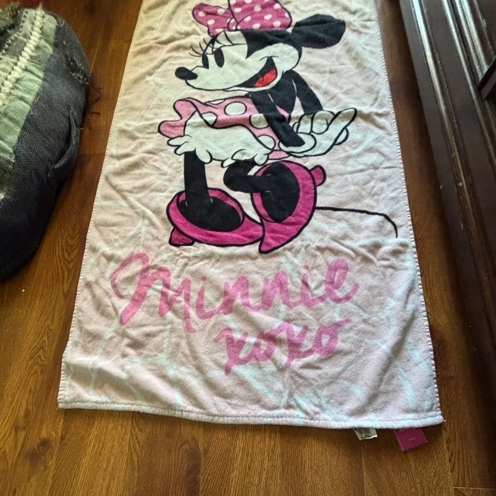 Disney Minnie Mouse Pink Beach Towel